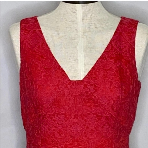 Tory Burch Cameron Scalloped Hem Lace
Sheath Dress - Size 6 - Picture 2 of 8